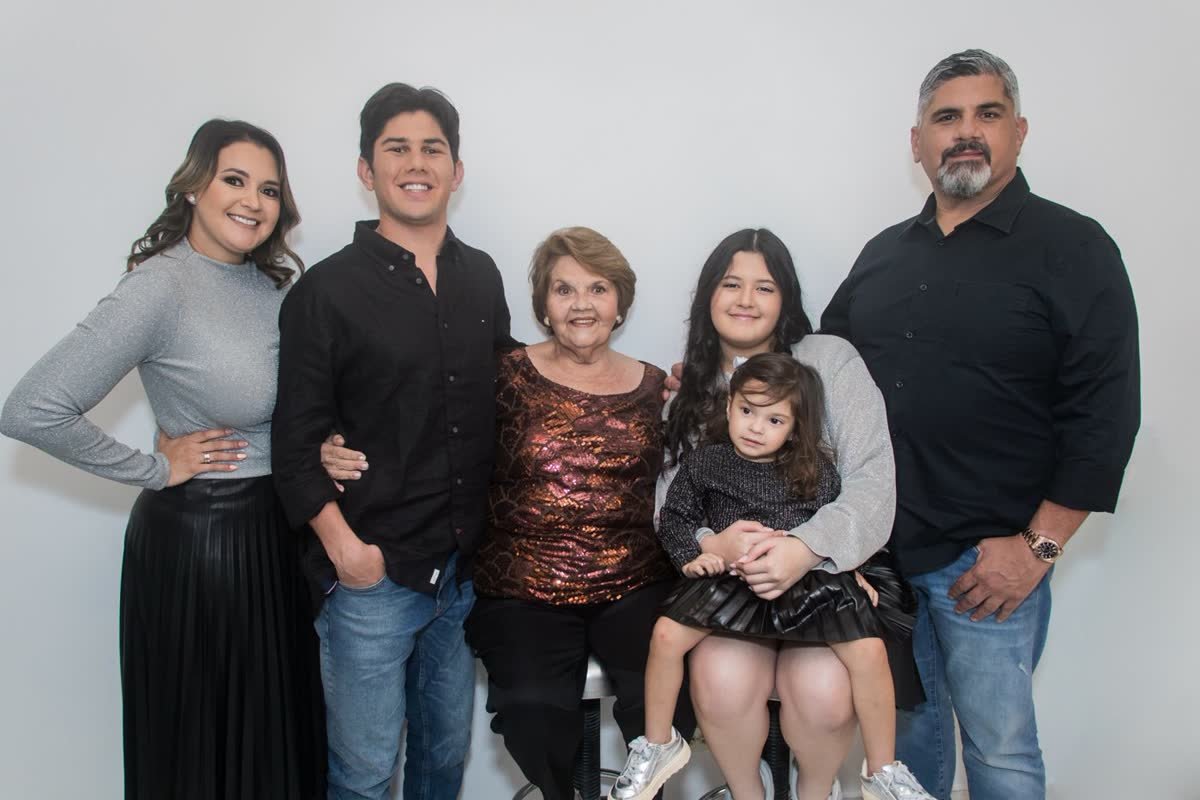George Guillén con su familia